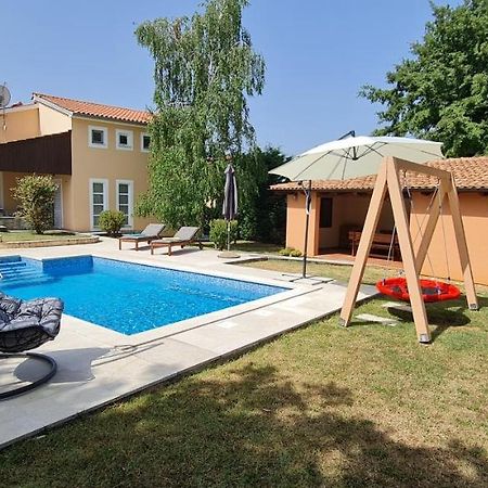 Sunny Garden Villa With Pool Loborika المظهر الخارجي الصورة