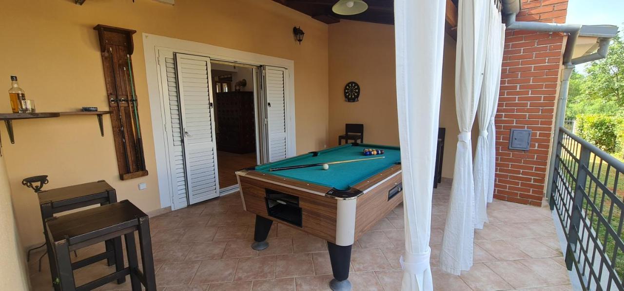 Sunny Garden Villa With Pool Loborika المظهر الخارجي الصورة