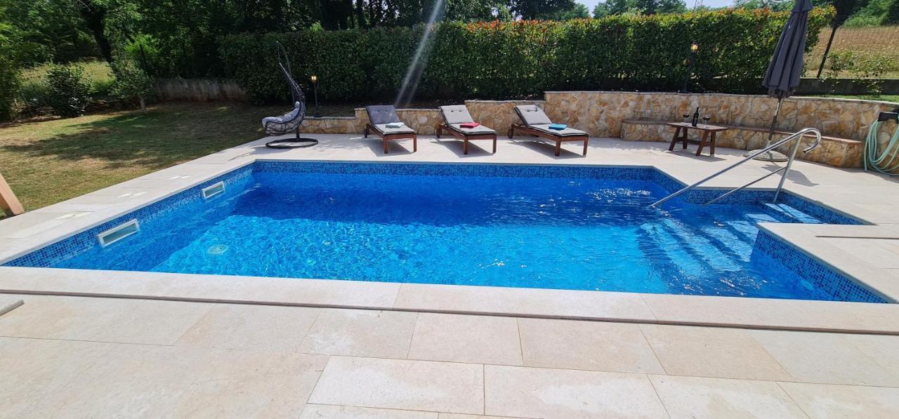 Sunny Garden Villa With Pool Loborika المظهر الخارجي الصورة