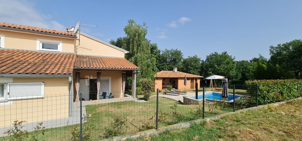Sunny Garden Villa With Pool Loborika المظهر الخارجي الصورة